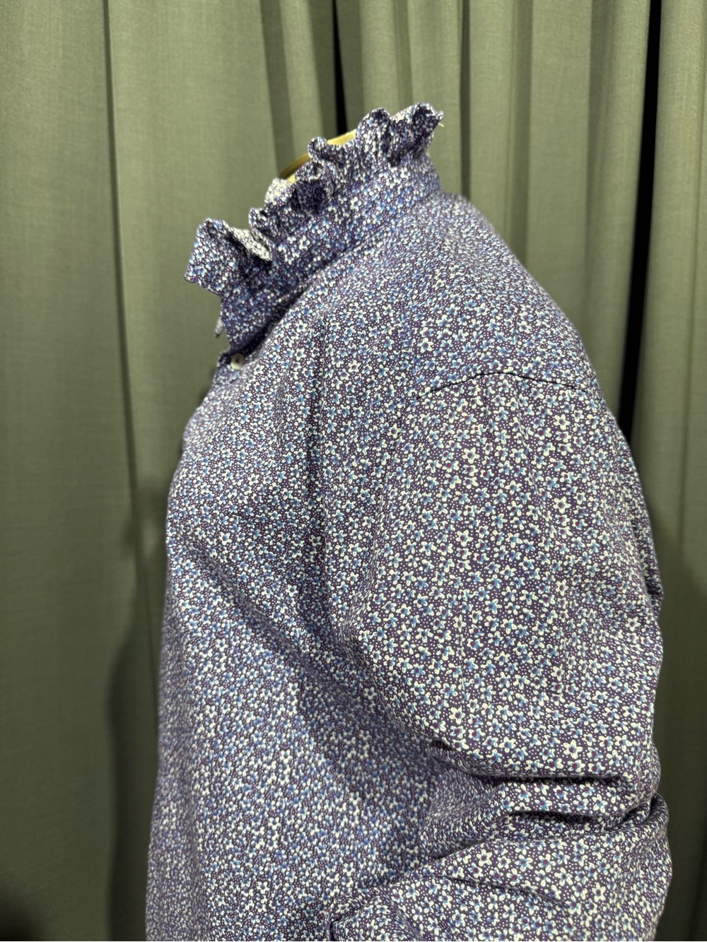Upcycled Purple Floral Ruffle Collar Button-Down Nick Graham Shirt - Picture 3 of 7